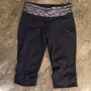 Prana dark gray crops, M